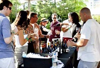 �P(p��n)�c(di��n)���ѾƲ��B(ni��o)��3��(g��)��Ҋ(ji��n)С��(w��n)�}